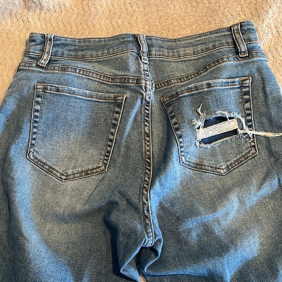 Warehouse One Women’s Retro High Rise Destroyed Girlfriend Jeans, Size 29. - Picture 3 of 4